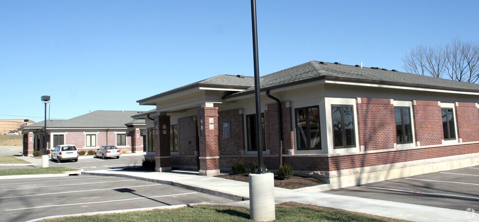 More Photos Of 60 E North St, Eureka Medical For Sale