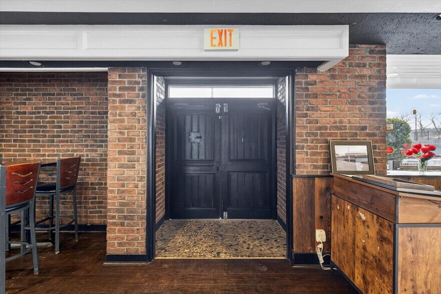 More Photos Of 5 Main St, Derby Restaurant For Sale