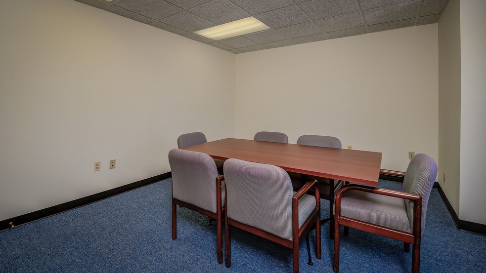 More Photos Of 8361-8379 Cherry Ln, Laurel Medical For Sale