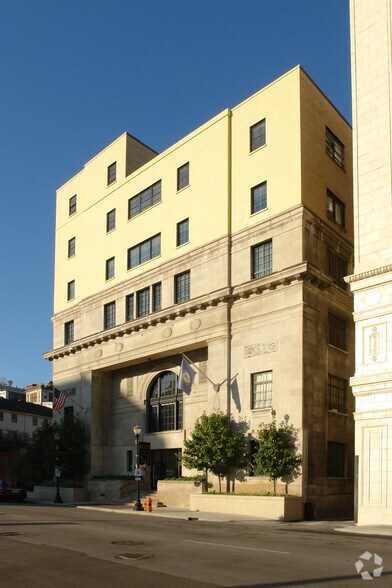 More Photos Of 620 S Third St, Louisville Office Residential For Sale