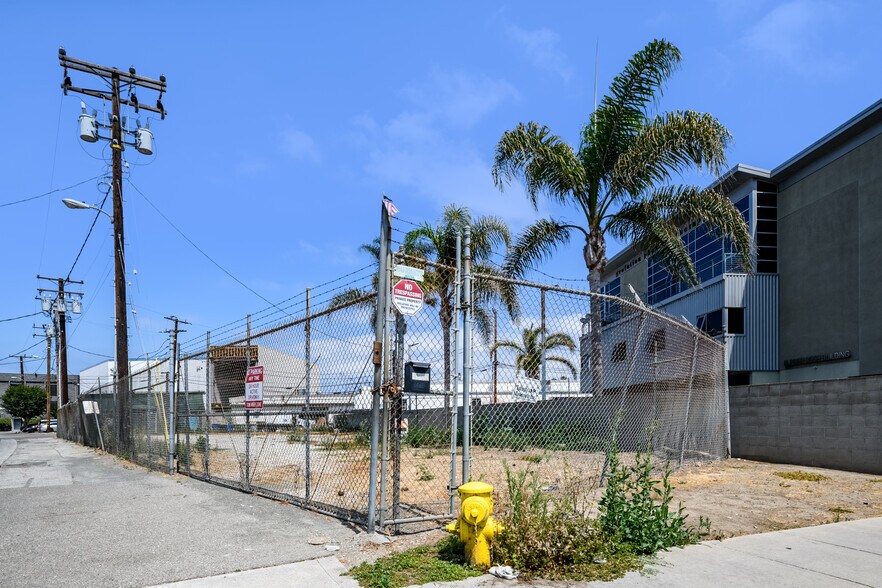 More Photos Of 11833 Major St, Culver City Land For Sale