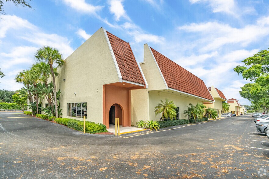 Primary Photo Of 3001-3067 NW 60th St, Fort Lauderdale Coworking Space
