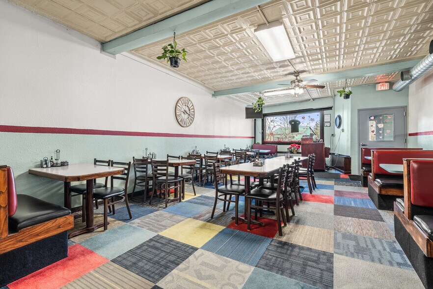 More Photos Of 6569 Cameron Ave, Vesper Restaurant For Sale