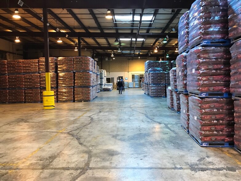More Photos Of 157 Westview Dr, Meadville Warehouse For Lease