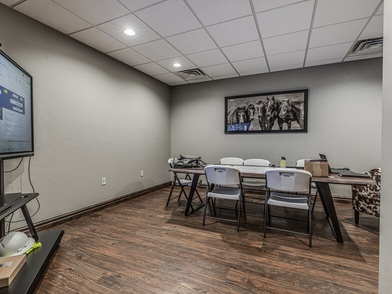 More Photos Of 209 NW 132nd St, Oklahoma City Industrial For Sale