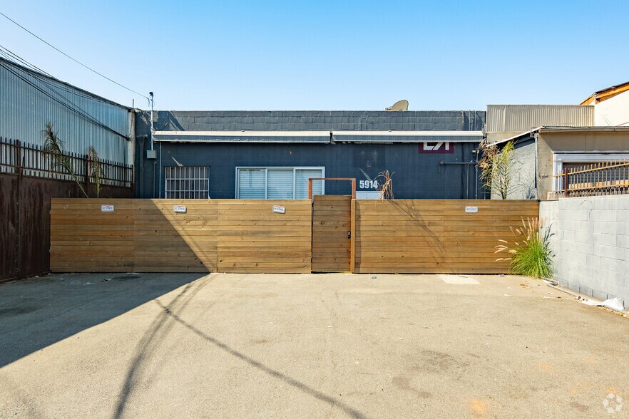 More Photos Of 5913-5915 Blackwelder St, Culver City Loft Creative Space For Lease