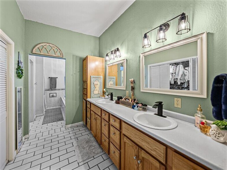 More Photos Of 135 S Central Ave, Bartow Storefront Retail Residential For Sale