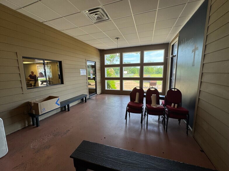 More Photos Of 2130 Country Club Rd, Palestine Golf Course Driving Range For Sale