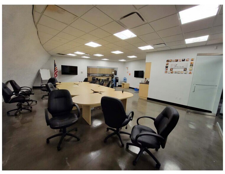 More Photos Of 3063 Outlet Center Dr, Sealy Flex For Sale