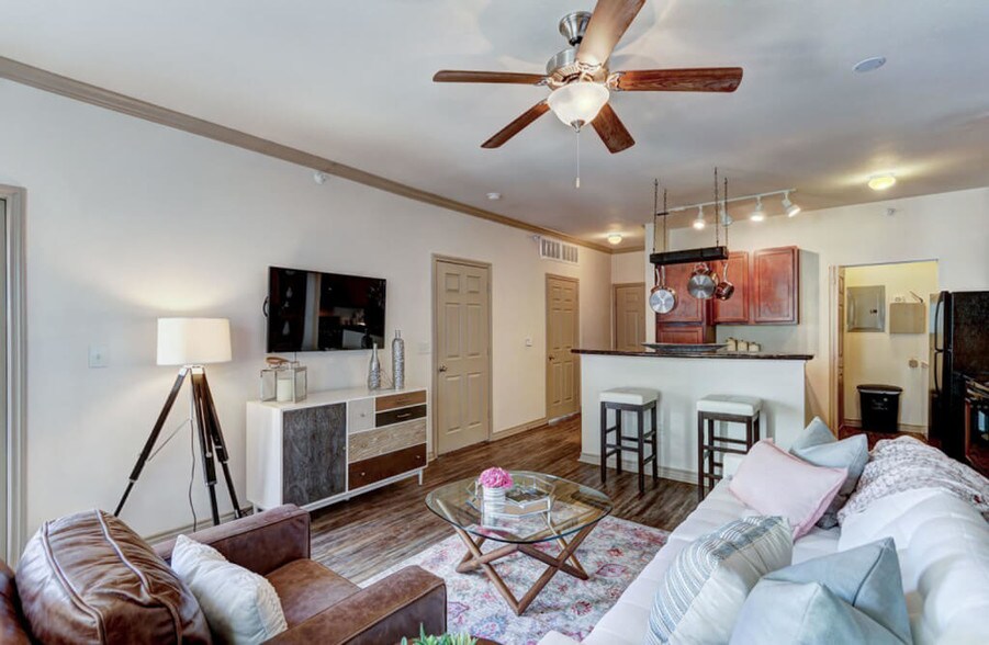 More Photos Of 301-409 N Walker Ave, Oklahoma City Apartments For Lease