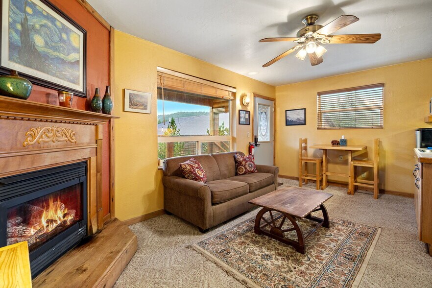 More Photos Of 140 Main St, Greer Specialty For Sale