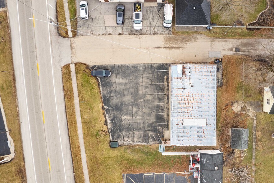 More Photos Of 225 W Market St, Somonauk General Retail For Sale