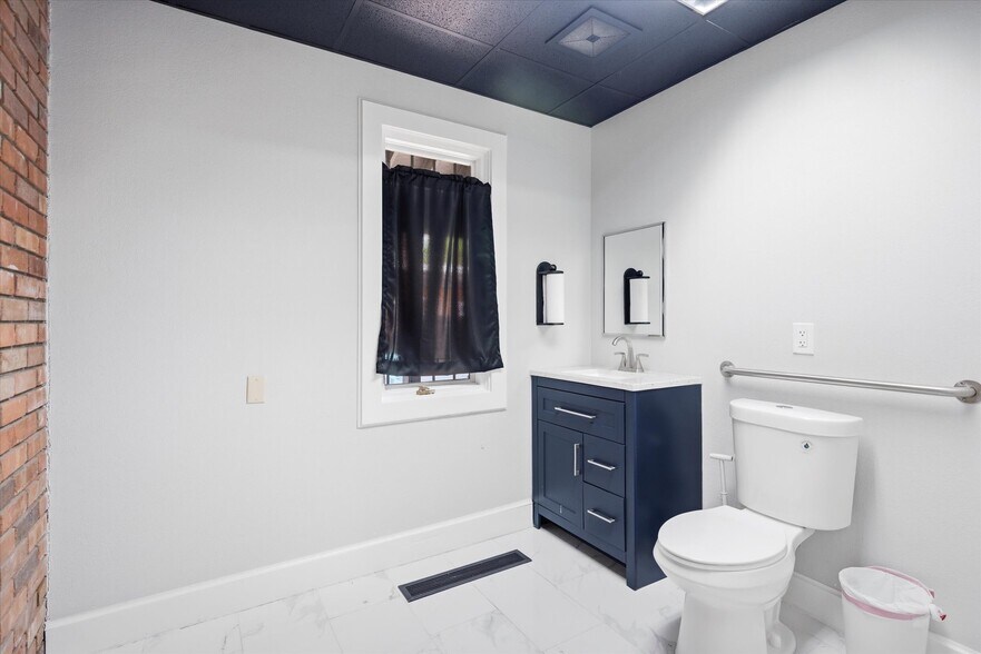 More Photos Of 2901 Main Ave, Durango Medical For Sale