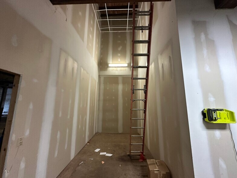 More Photos Of 638 Lake St, Wilson Freestanding For Sale