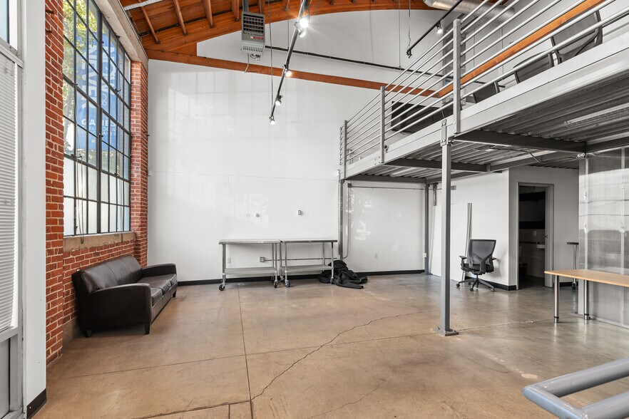 More Photos Of 1025-1045 F St, San Diego Loft Creative Space For Lease