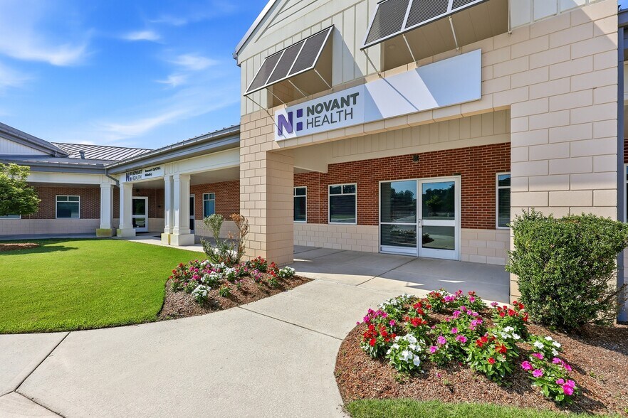 More Photos Of 584 Hospital Dr NE, Bolivia Medical For Lease