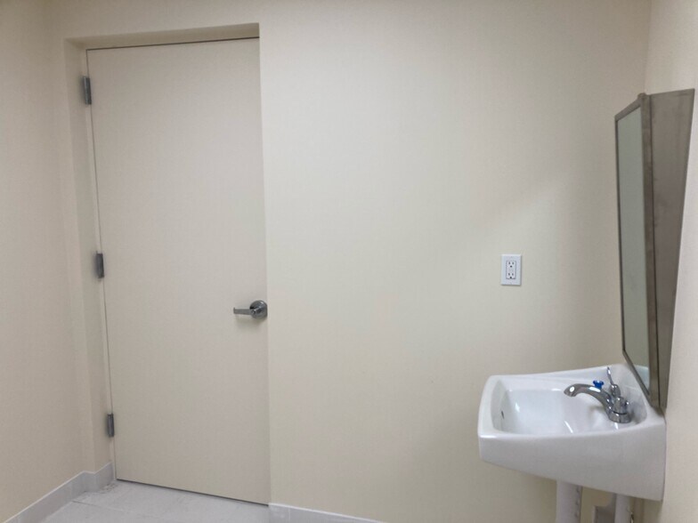 More Photos Of 78 Horseblock Rd, Yaphank Industrial For Sale