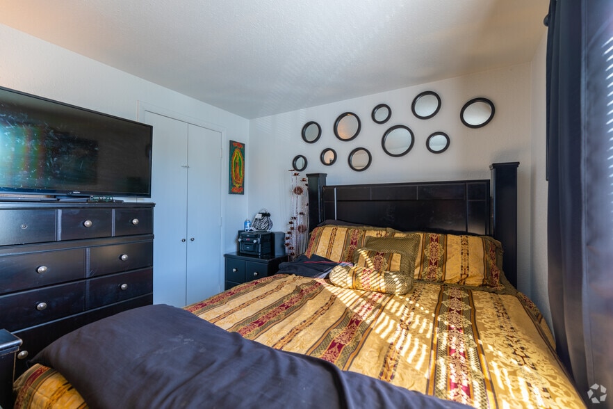 More Photos Of 6028 Vanderbilt Dr, Mount Morris Apartments For Sale