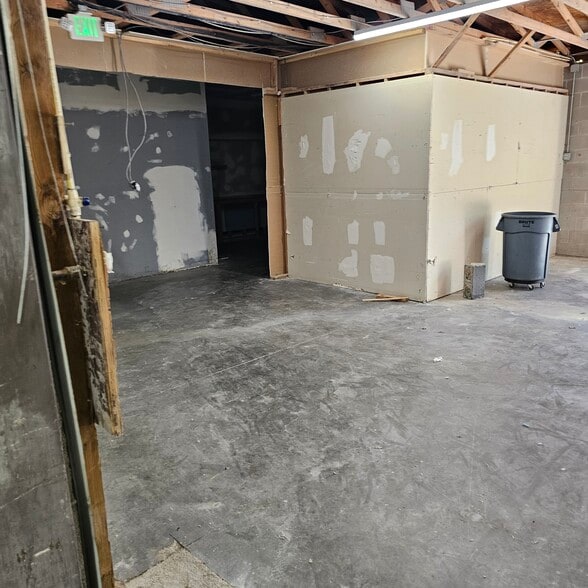 More Photos Of 7930 Pulaski Hwy, Rosedale Warehouse For Lease