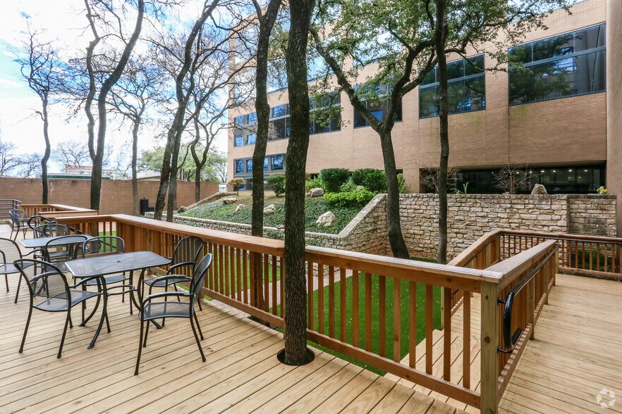 More Photos Of 11111 Research Blvd, Austin Medical For Lease