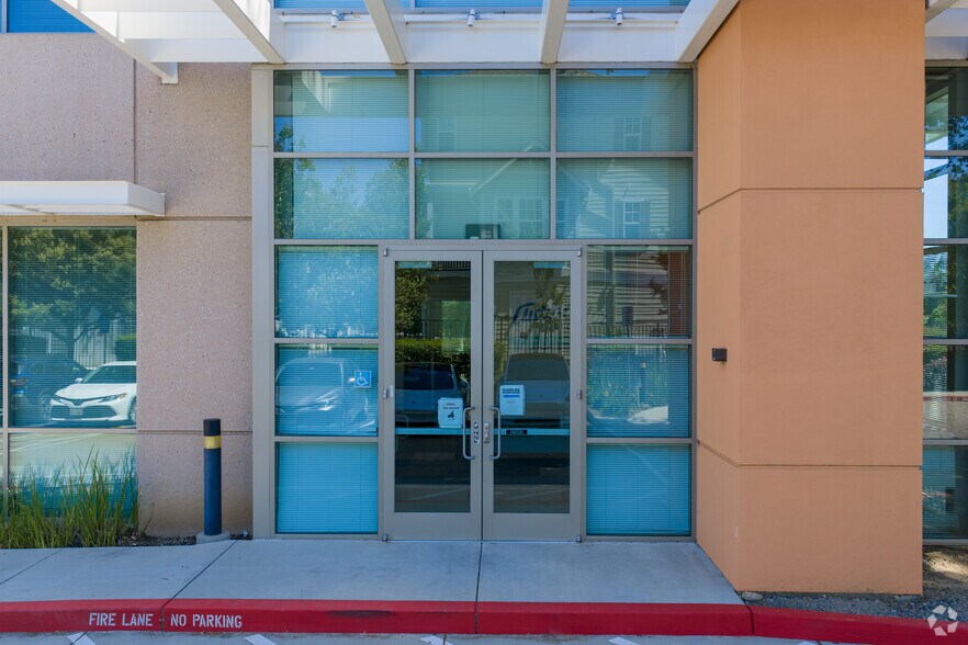 More Photos Of 450-452 Ferguson Dr, Mountain View Office For Sale