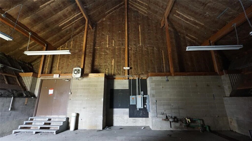 More Photos Of 7 Jefferson Ave, Endicott Warehouse For Sale