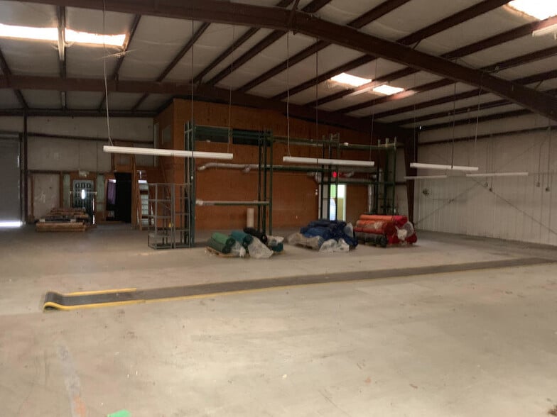 More Photos Of 3795 Evans Rd, Cumming Warehouse For Lease