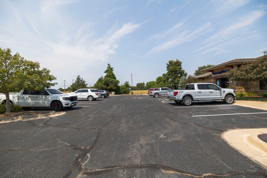More Photos Of 13203 W 21st Ct N, Wichita Office For Sale