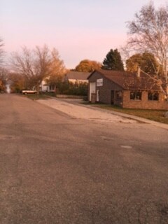 More Photos Of 1302 S Madison St, Ludington Bar For Sale