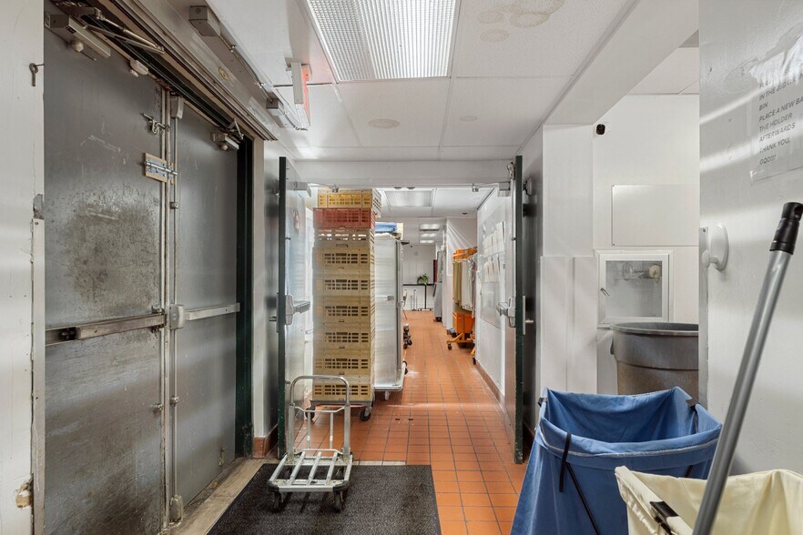 More Photos Of 4550 Golf Club Ln, Spring Hill Golf Course Driving Range For Sale