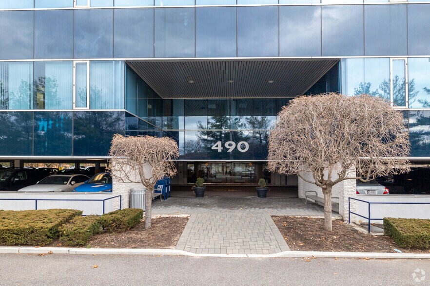 More Photos Of 490 Wheeler Rd, Hauppauge Office For Lease