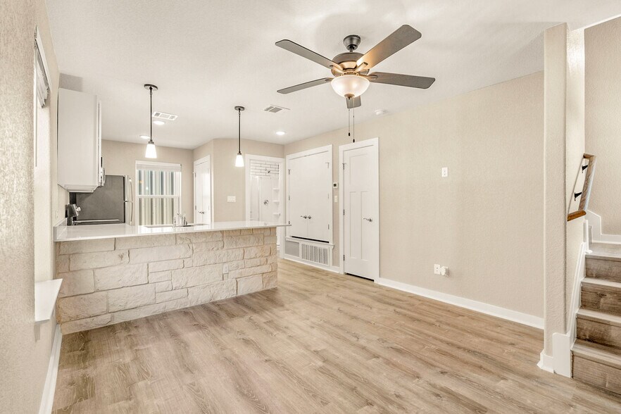 More Photos Of 20 Tate Ln, Round Rock Apartments For Sale