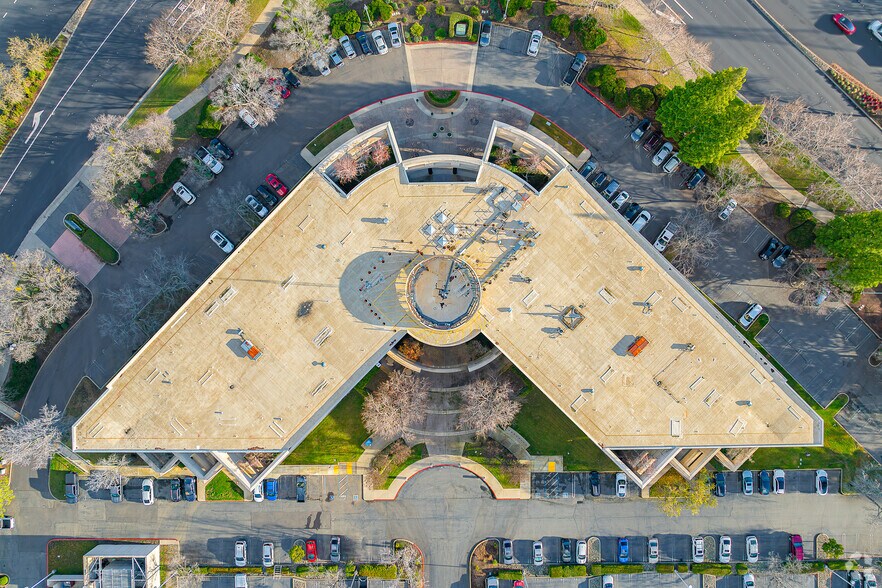 More Photos Of 2999 Douglas Blvd, Roseville Office For Sale