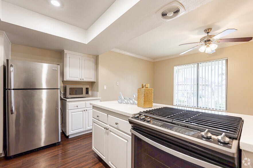 More Photos Of 861 S Glencliff St, La Habra Apartments For Sale