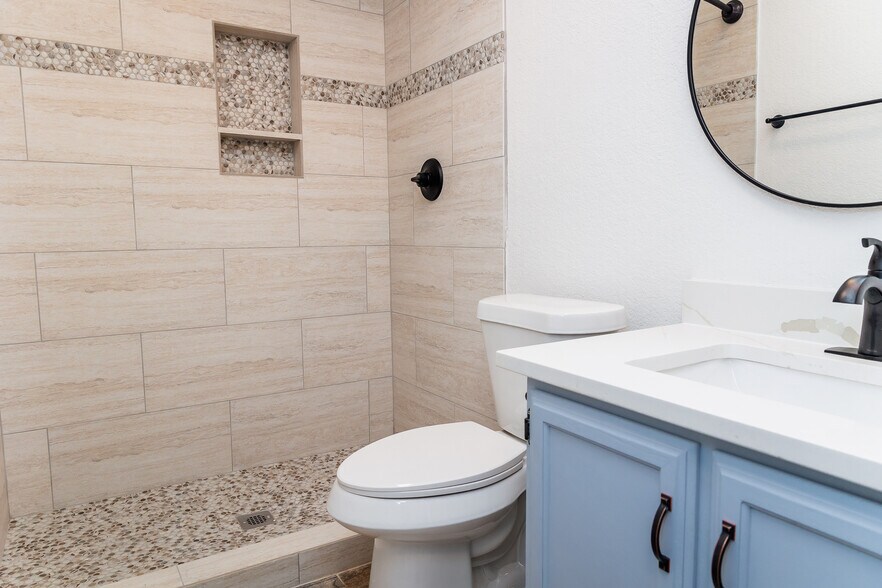 More Photos Of 811 Matchett St, Brenham Apartments For Sale