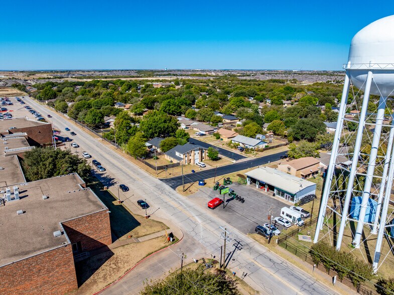 More Photos Of 1004 W Main St, Crowley Auto Repair For Sale