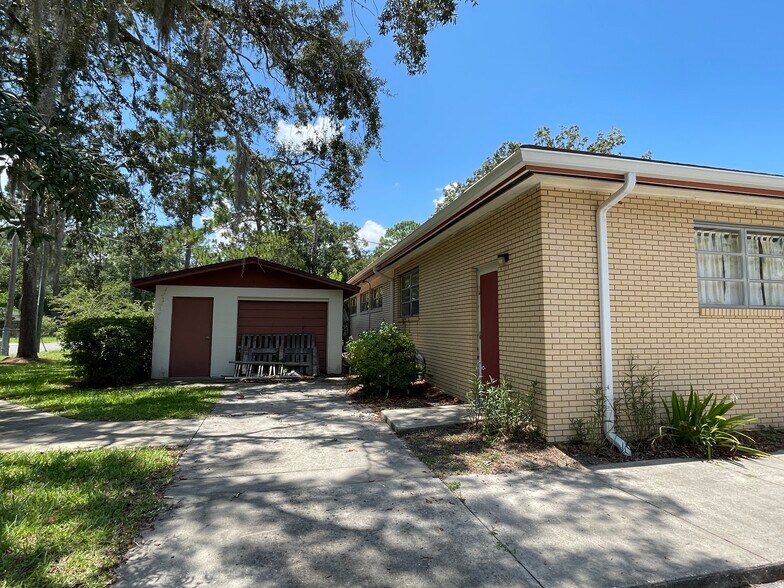 More Photos Of 1001 NE 16th Ave, Gainesville Religious Facility For Lease