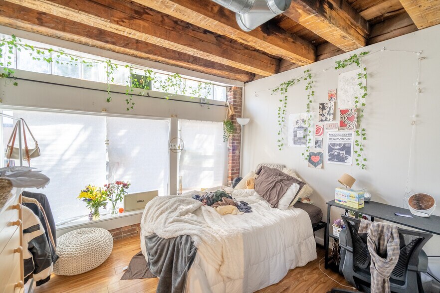 More Photos Of 31 Court St, Binghamton Storefront Retail Residential For Sale