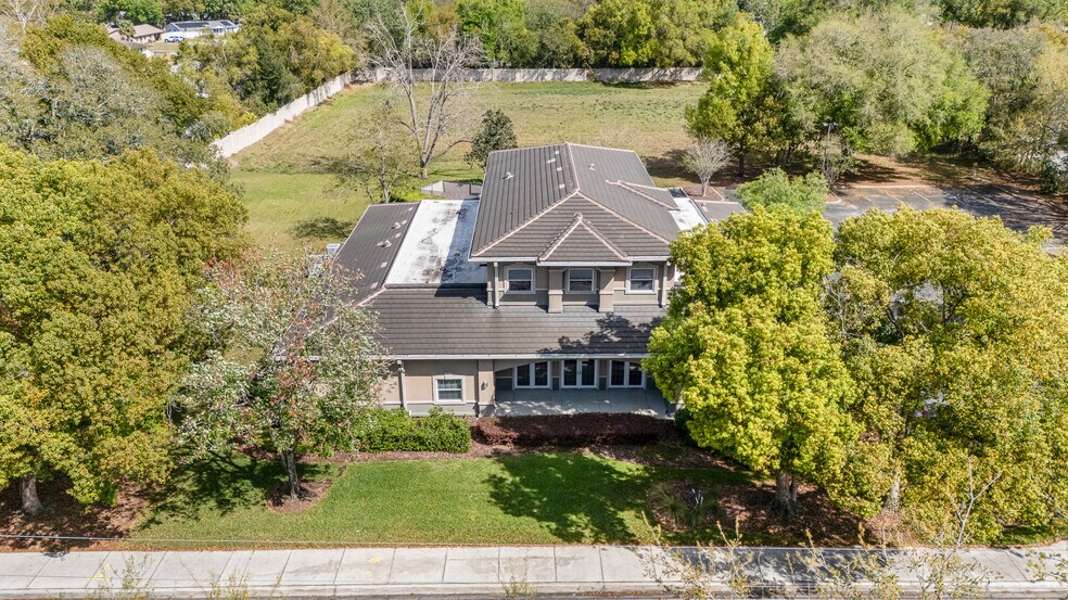 Primary Photo Of 465 Warren Ave, Longwood Office For Lease