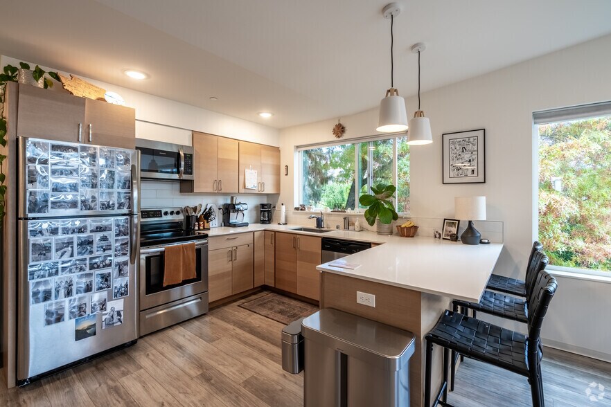 More Photos Of 3402 15th Ave W, Seattle Apartments For Sale