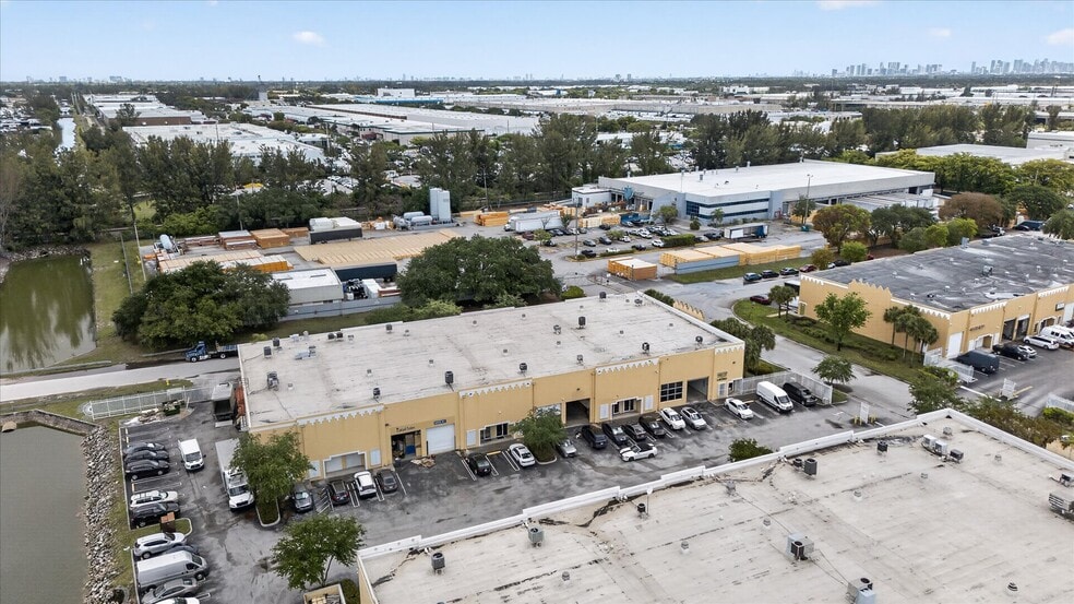 More Photos Of 3815 NW 125th St, Opa Locka Showroom For Lease