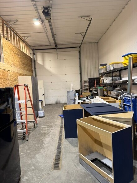 More Photos Of 14625 W Edison Dr, New Lenox Industrial For Lease