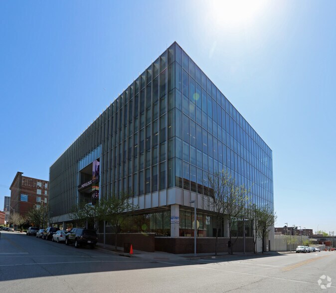 More Photos Of 300 Wyandotte St, Kansas City Office For Lease