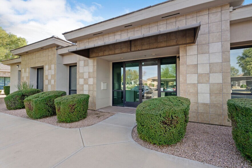 More Photos Of 7165 E University Dr, Mesa Medical For Lease