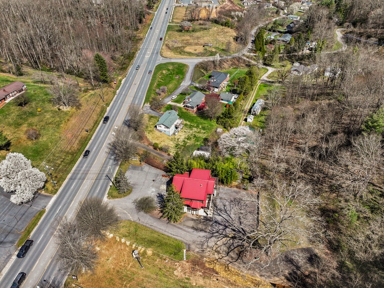 More Photos Of 1482 Russ Ave, Waynesville Office For Lease