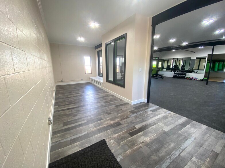 More Photos Of 3803 Niagara St, Denver Freestanding For Lease