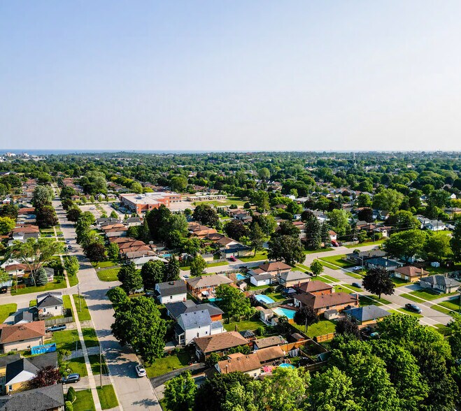 More Photos Of 75 Emma St, Oshawa Apartments For Sale