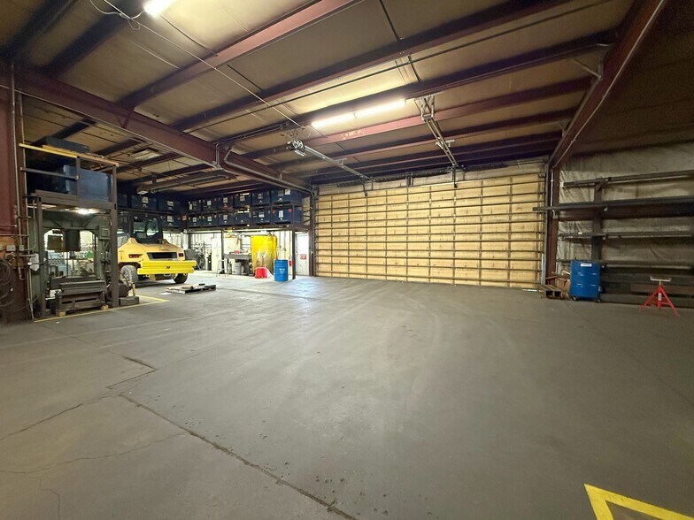 More Photos Of 2120 4th Ave, Holdrege Industrial For Sale
