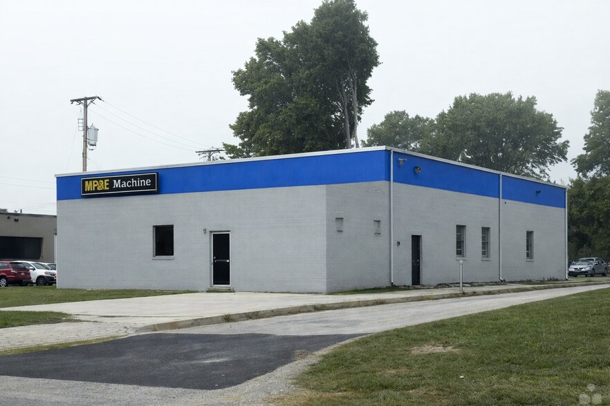 Primary Photo Of 5515 Enterprise Blvd, Toledo Warehouse For Lease