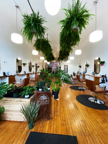 More Photos Of 719 S 5th St, Milwaukee Storefront Retail Residential For Sale